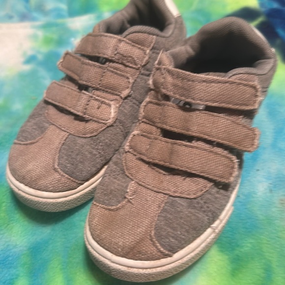 TODDLERS SHOES (2pair) Boys size 8 - Picture 3 of 5